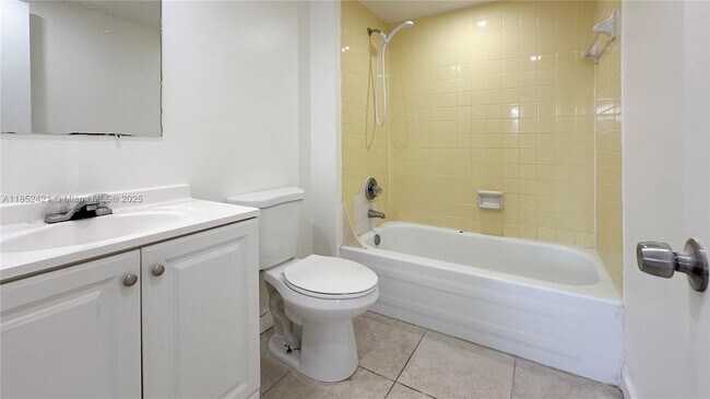 Building Photo - 8040 N Colony Cir