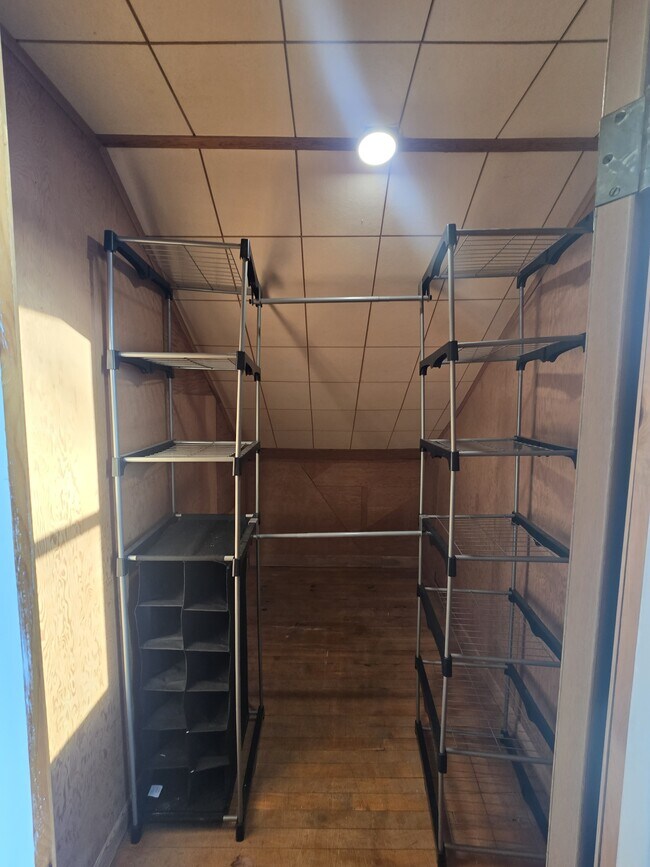 Building Photo - N5621 N Franklin St