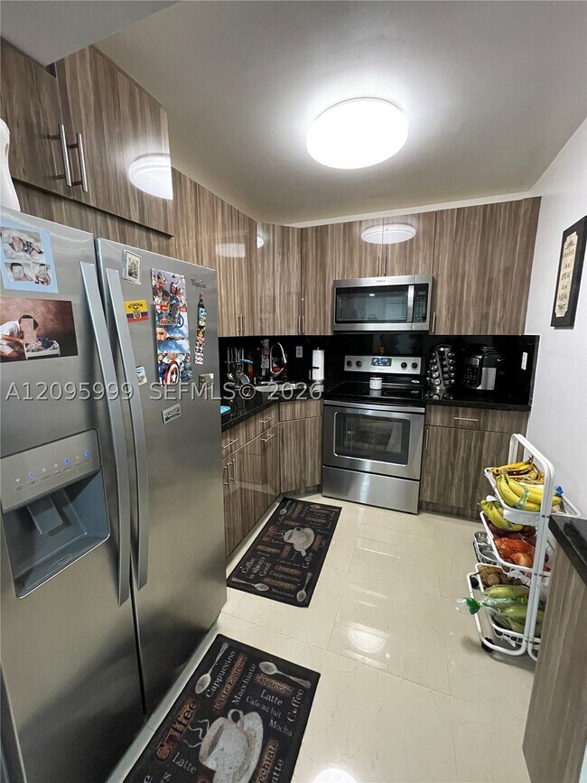 Building Photo - 1055 W 77th St