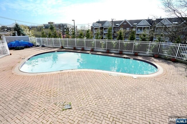 Building Photo - 38 Garden Pl