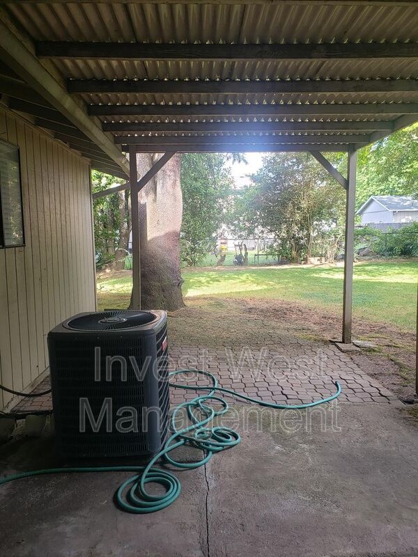 Building Photo - 1714 SE 145th Ct
