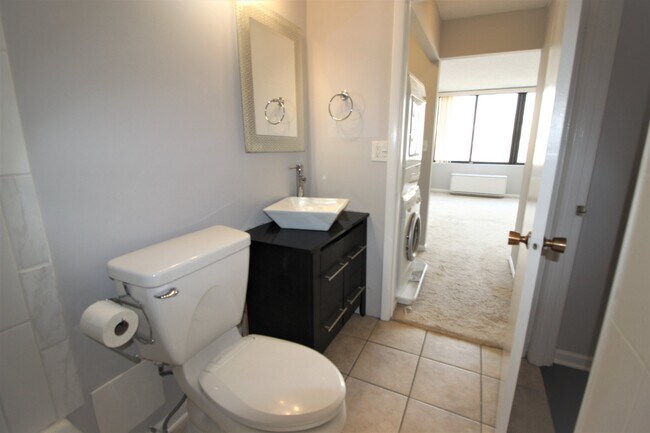 Building Photo - 2754 N Hampden Ct