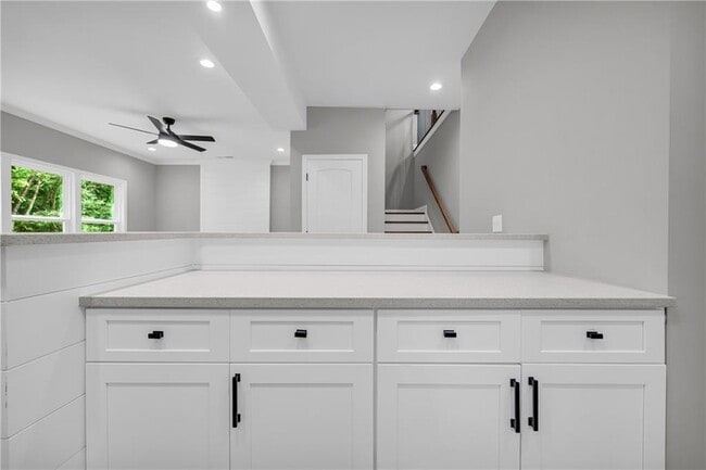 Building Photo - 155 Carey St