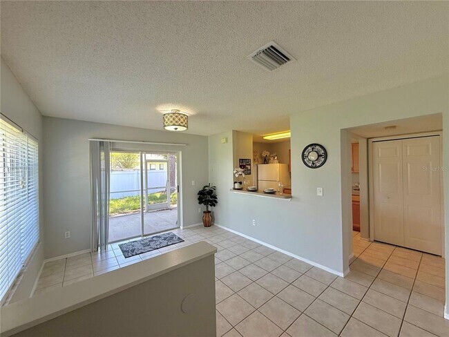 Building Photo - 2037 Fluorshire Dr