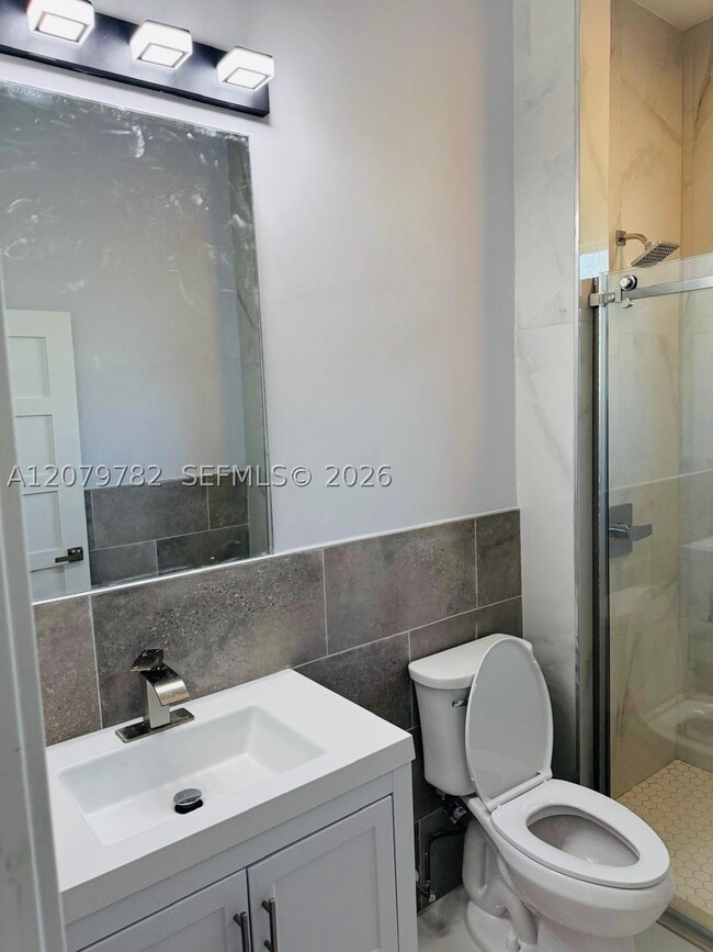 Building Photo - 401 Lexington Dr