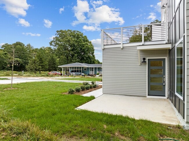 Building Photo - Gorgeous New Construction near Downtown Durham, Premium Finishes - Pet Friendly!