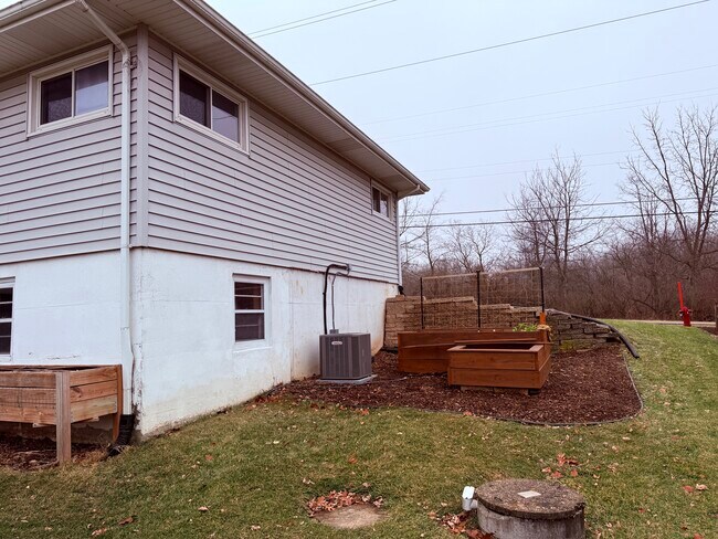 Building Photo - 5039 W Clayton Rd