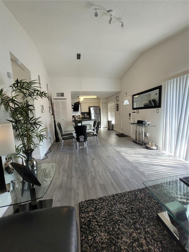 Building Photo - 4375 White Pine Ave