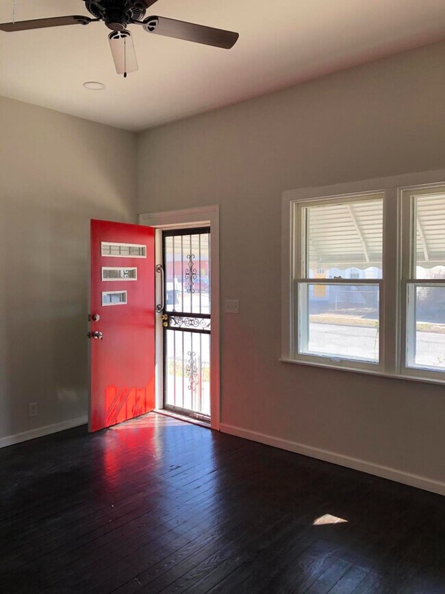 Building Photo - 1523 Christy Ave