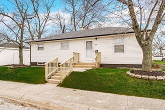 Building Photo - Beautifully Updated 4 beds/2baths