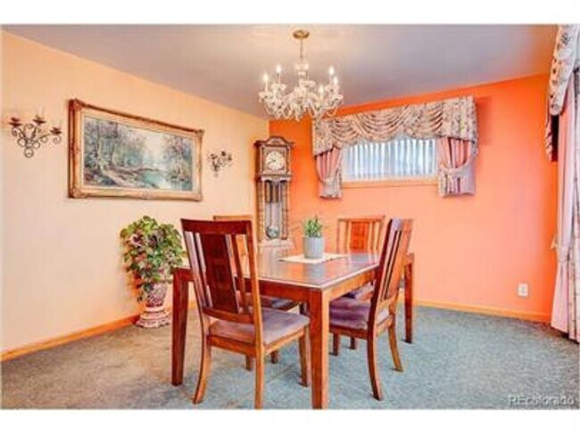 Building Photo - Updated clean and colorful 3 bed 2 bath ranch with a 2-Car garage!
