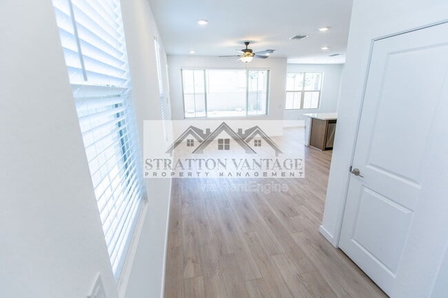 Building Photo - 1051 W. Diamondback Dr.