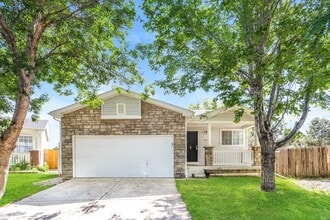 Building Photo - 4 WEEKS FREE RENT! PLUS FREE iPad or 55” TV IF MOVED IN BY 6/30! Charming 3bd/2ba Single-Level Ho...