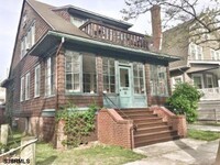 Building Photo - 11 S Victoria Ave