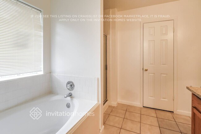 Building Photo - 16127 Kelley Green Ct