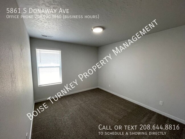 Building Photo - 5861 S Donaway Ave