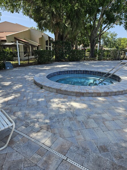 Building Photo - 3505 Tarpon Woods Blvd