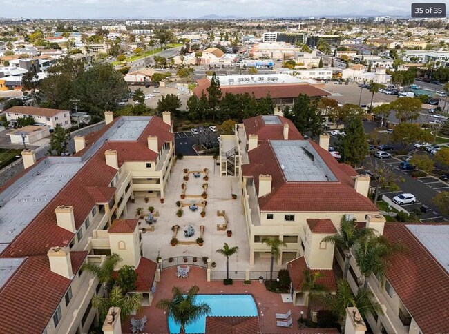 Building Photo - 2 Bedroom 2 Bath Condo in Gated Community ...