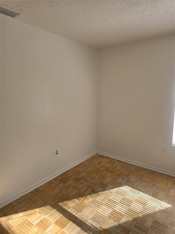 Building Photo - 701 W Beresford Rd