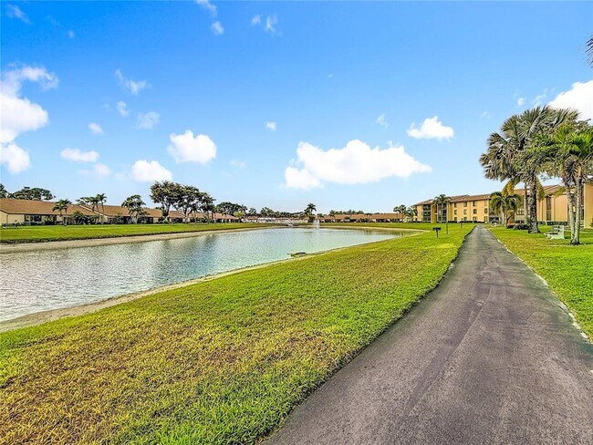 Building Photo - 826 Sky Pine Way