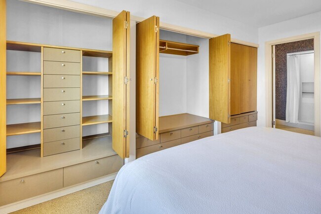 Building Photo - Downtown Anchorage Two Bedroom Two Bath wi...