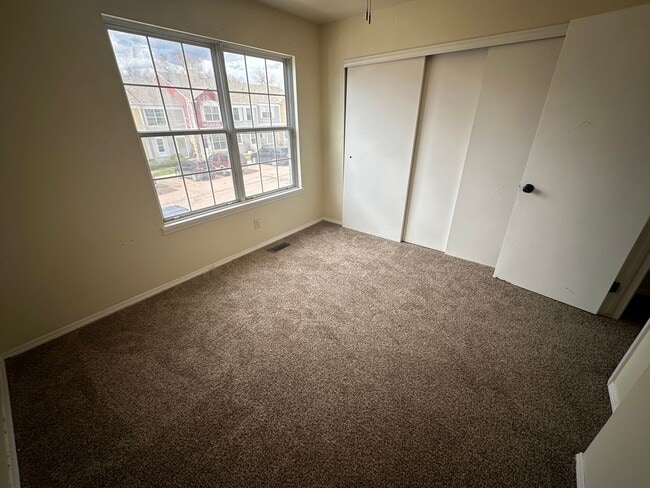 Building Photo - 3 Bedroom 2 Bath home