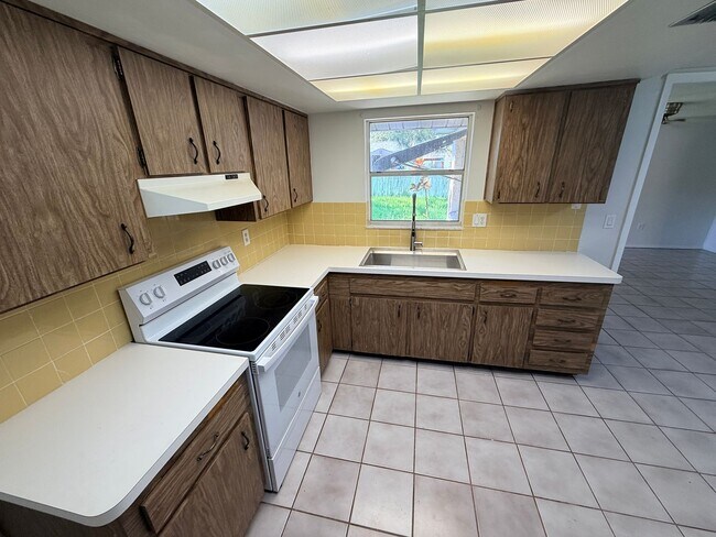 Building Photo - 7552 Cumber Dr