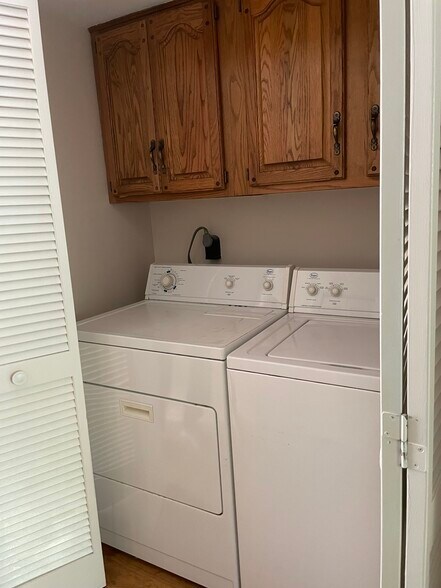 Full Size Washer/Dryer - 7978 Hickory Nut Gap Rd