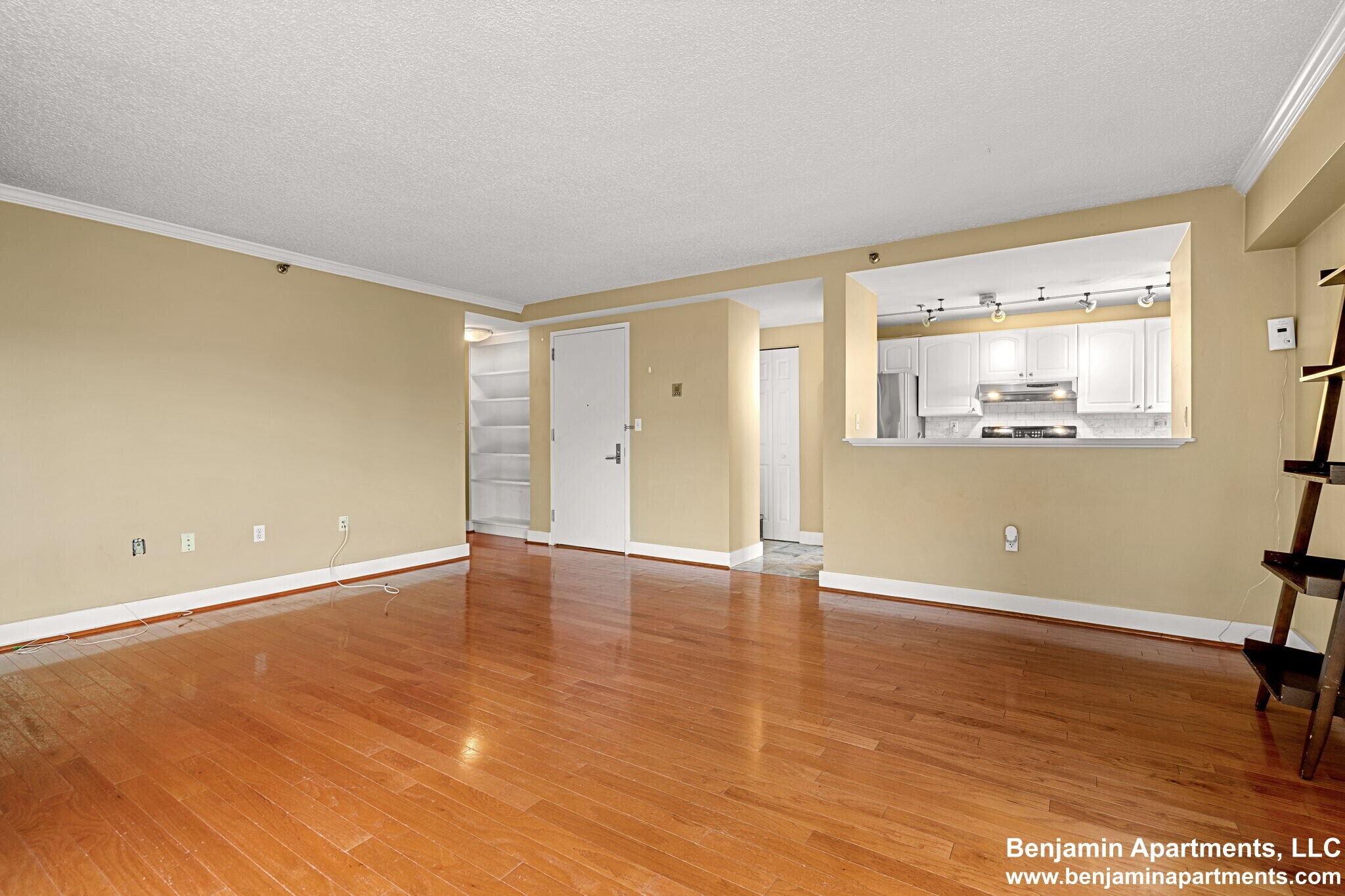 Building Photo - 15 North Beacon St