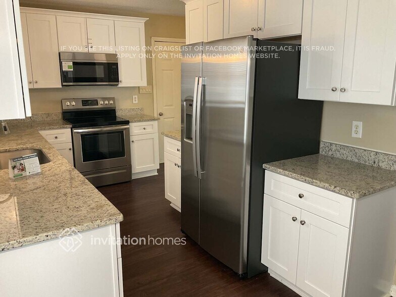 Building Photo - 2343 Century Oaks Ln