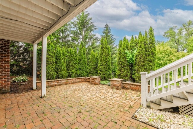 Building Photo - 4930 Brooksview Cir