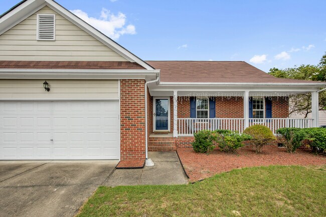 Building Photo - 703 Fairbluff Dr
