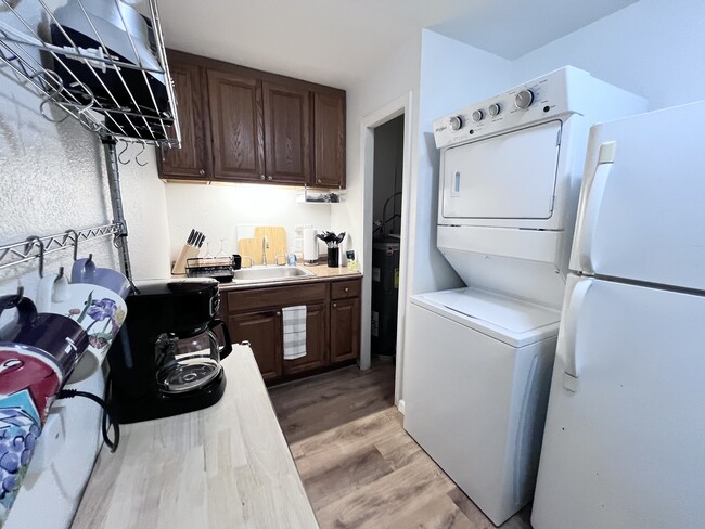 Building Photo - Rocky Court