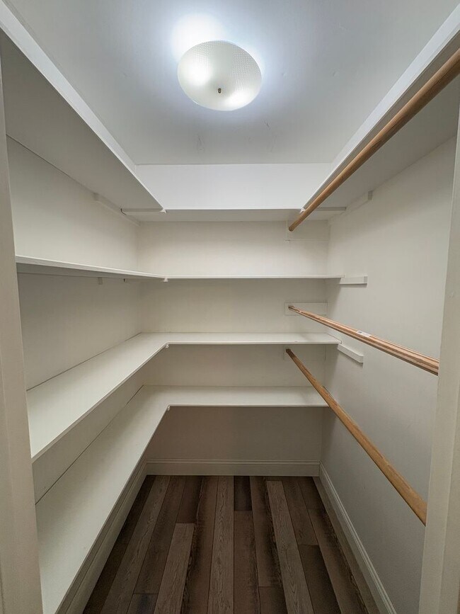 Building Photo - NW Visalia Home Near Country Club coming soon!