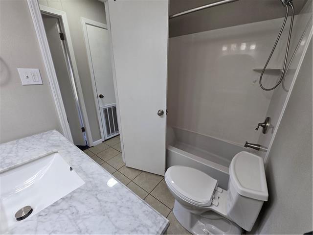 Building Photo - 121 Sunshine Dr