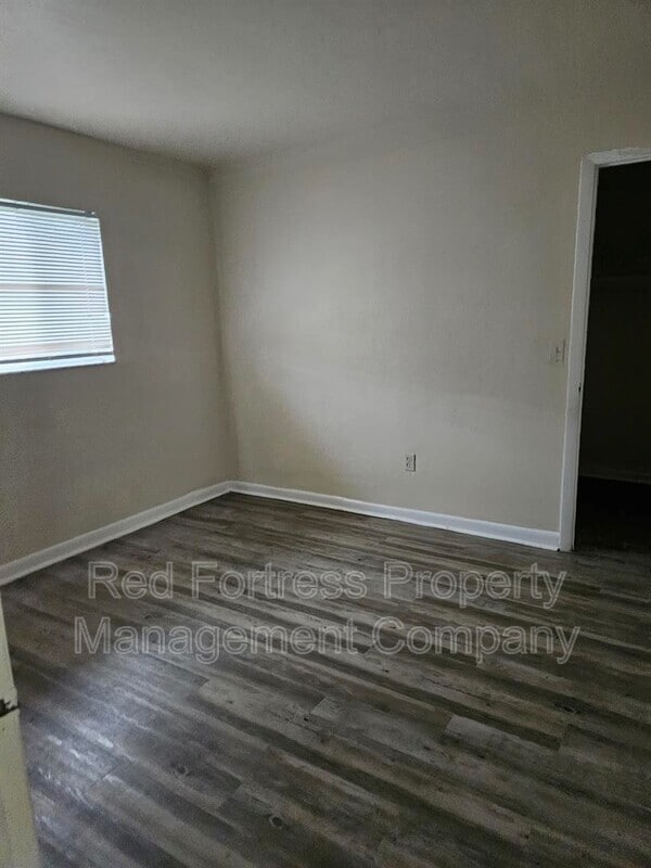 Building Photo - 5812 Algiers St