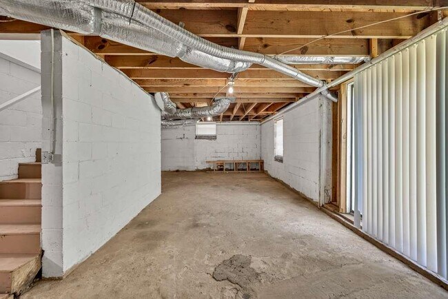 Building Photo - 775 Gordon St