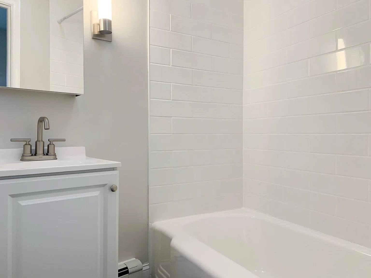 Building Photo - 142 E Gay St