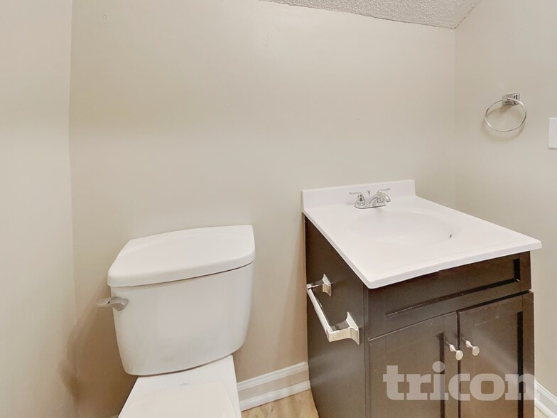 Building Photo - 2378 Iron Horse Dr