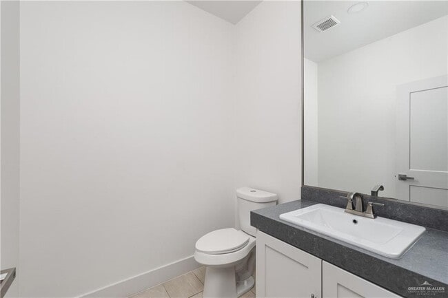 Building Photo - 15 S 42nd St