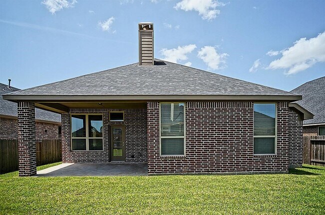 Building Photo - 29015 Davenport Dr