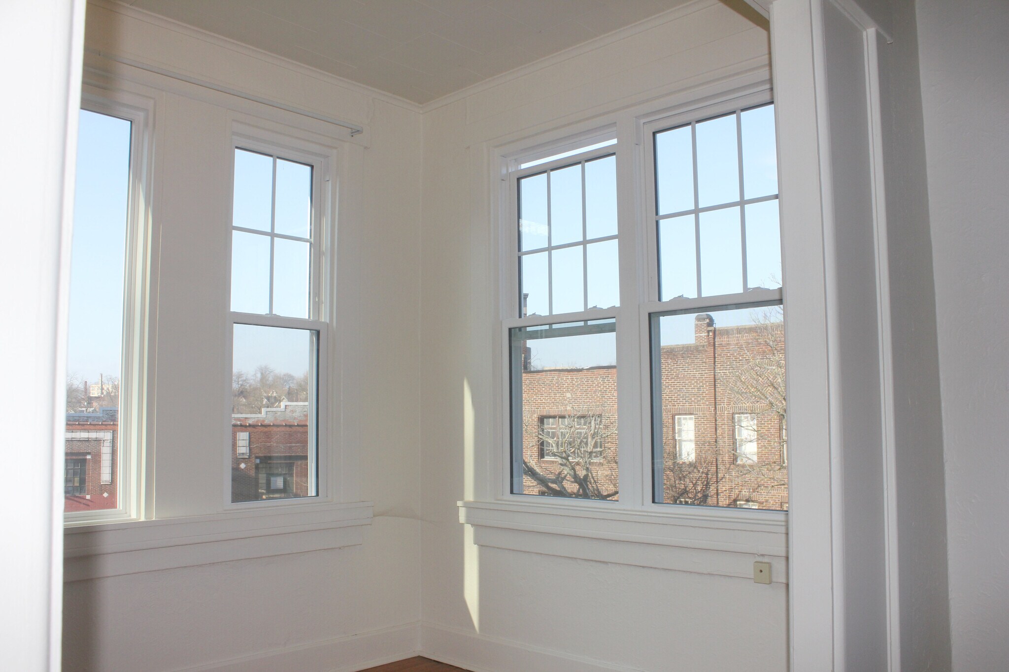 Sun room - 5840 Alderson St
