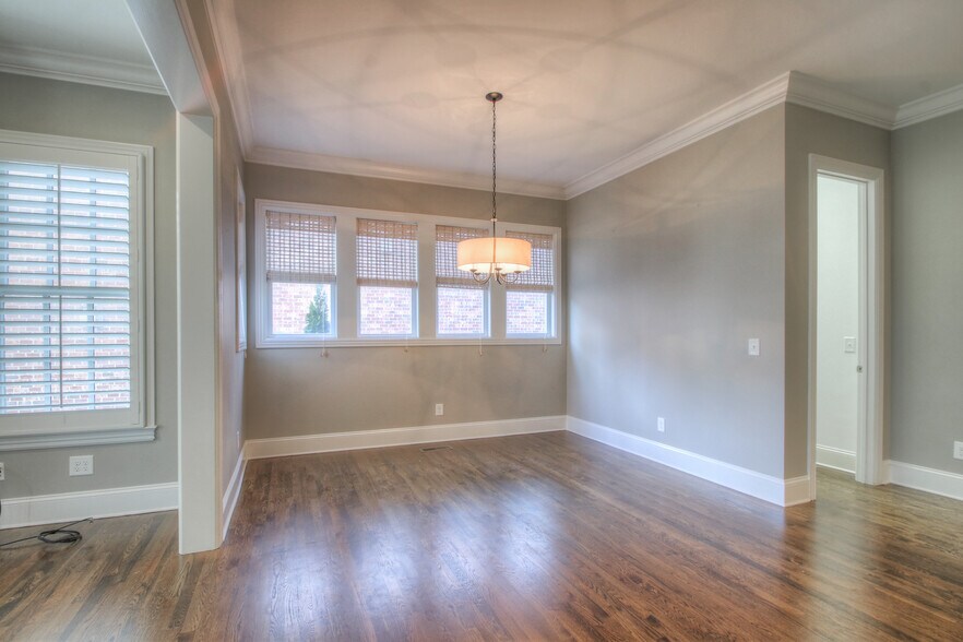 Building Photo - 9112 Keats St