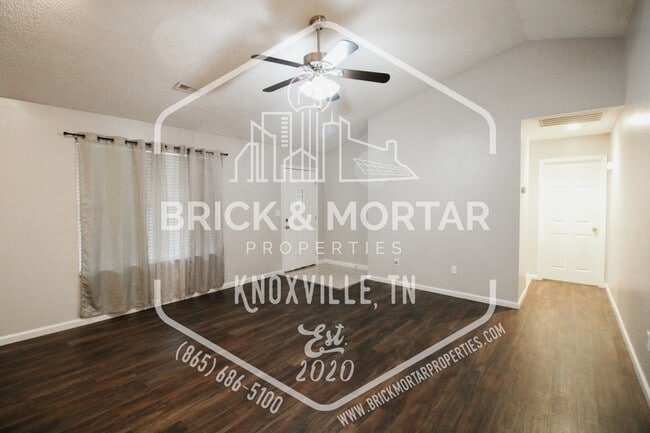 Building Photo - 1006 Davinci Ln