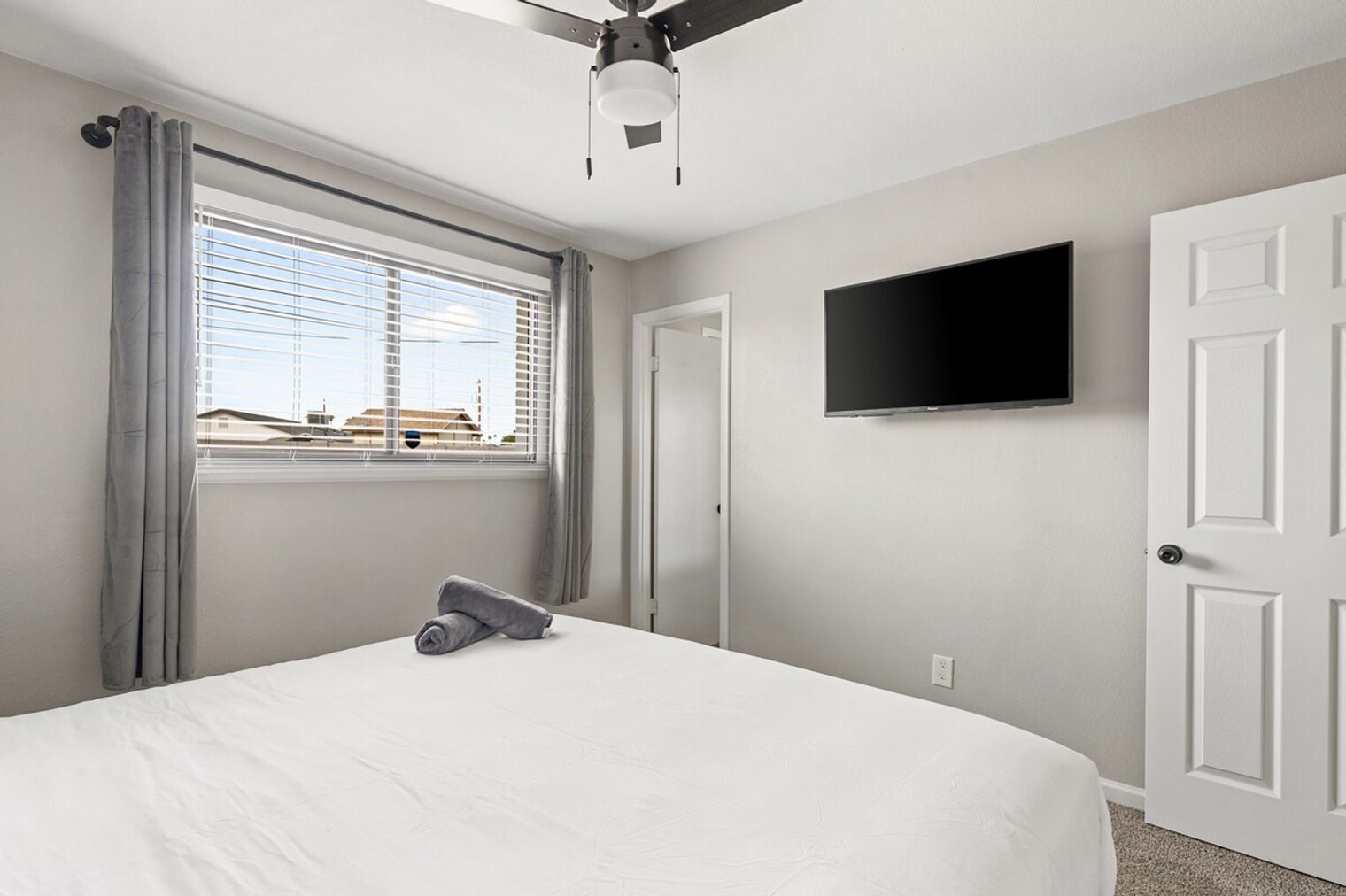 Building Photo - 4102 W Virginia Ave