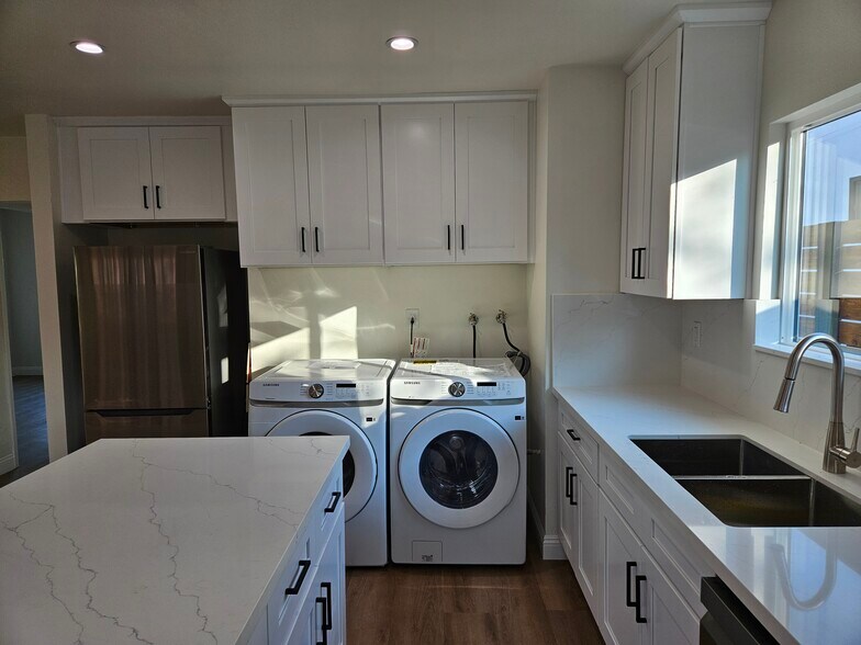 Building Photo - 2314 Elmgrove St