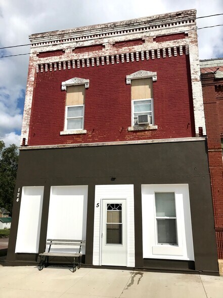 Building Photo - 124 N Main St
