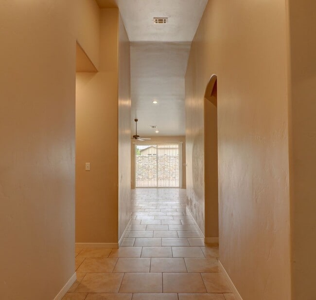 Building Photo - 3972 Pennsylvania Pl