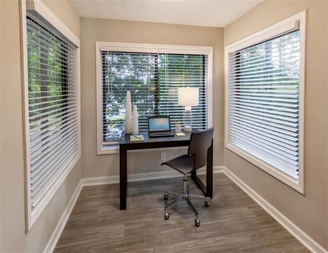 Building Photo - 2845 Holcomb Bridge Rd