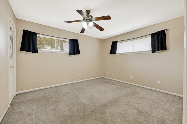 Building Photo - 3816 Newton Dr
